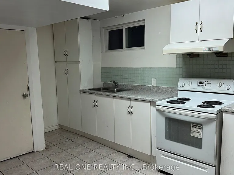 3622 Molly Ave — Photo 6