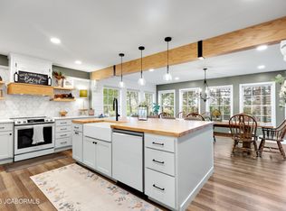 92 S Larand Dr, Holts Summit, MO 65043