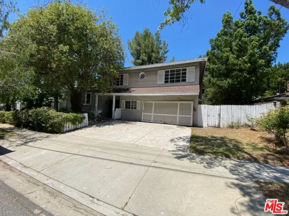 22413 Dardenne St, Calabasas, CA 91302