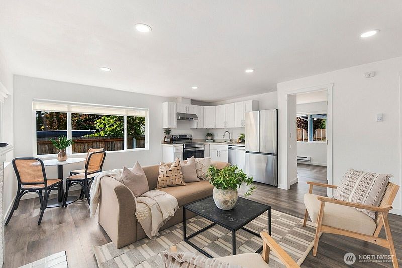 4th image of 15215 8th Avenue NE