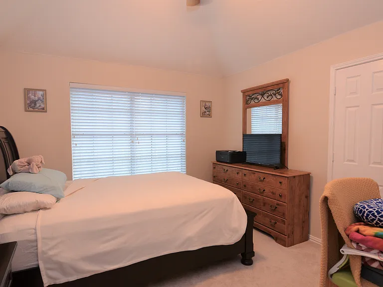 2412 Clearwood Ln — Photo 5