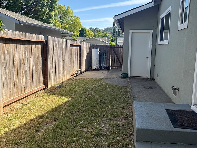 681 S Orchard Ave — Photo 16
