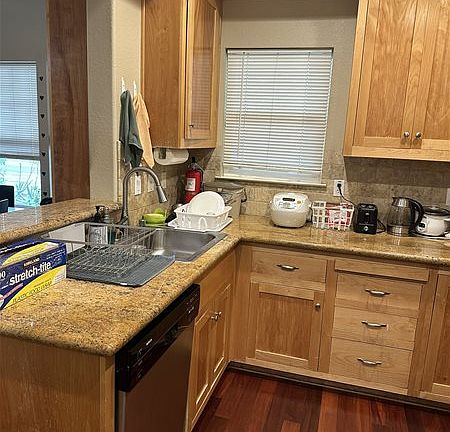 4th image of 1018 5th St