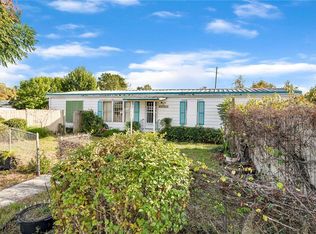 12024 Lakeview Dr, Leesburg, FL 34788