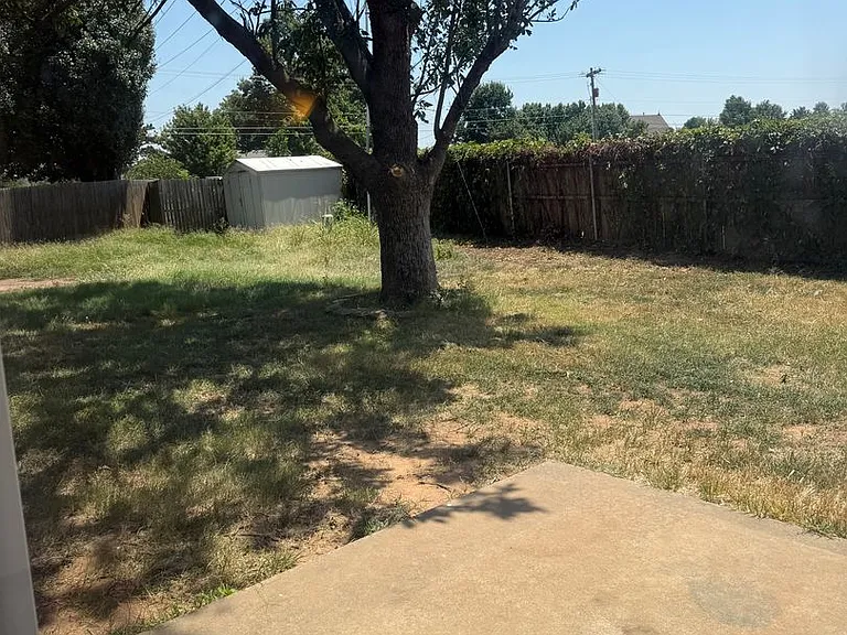 1082 Castlebury Mansion — Photo 30