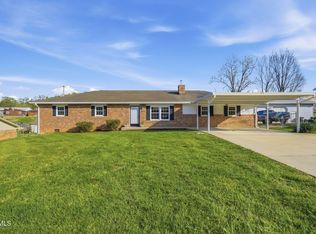 515 Poplar St, Mt Carmel, TN 37645