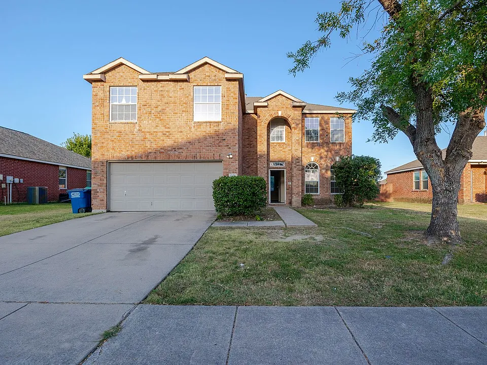 1305 Auburn Dr