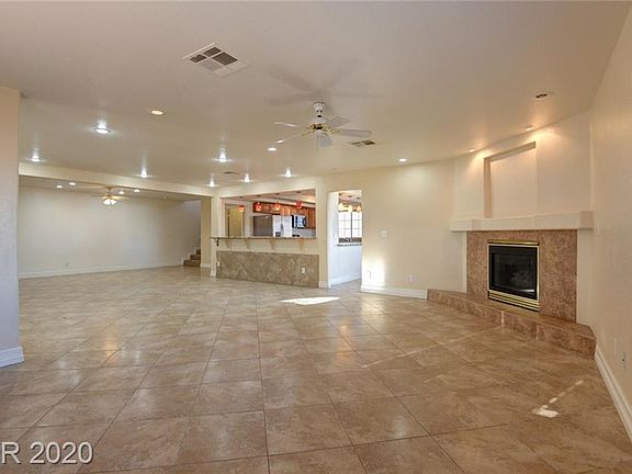2nd image of 932 Essex Ave
