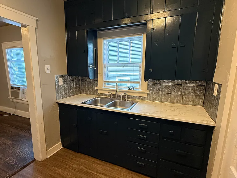 1506 W Bowen Pl — Photo 7