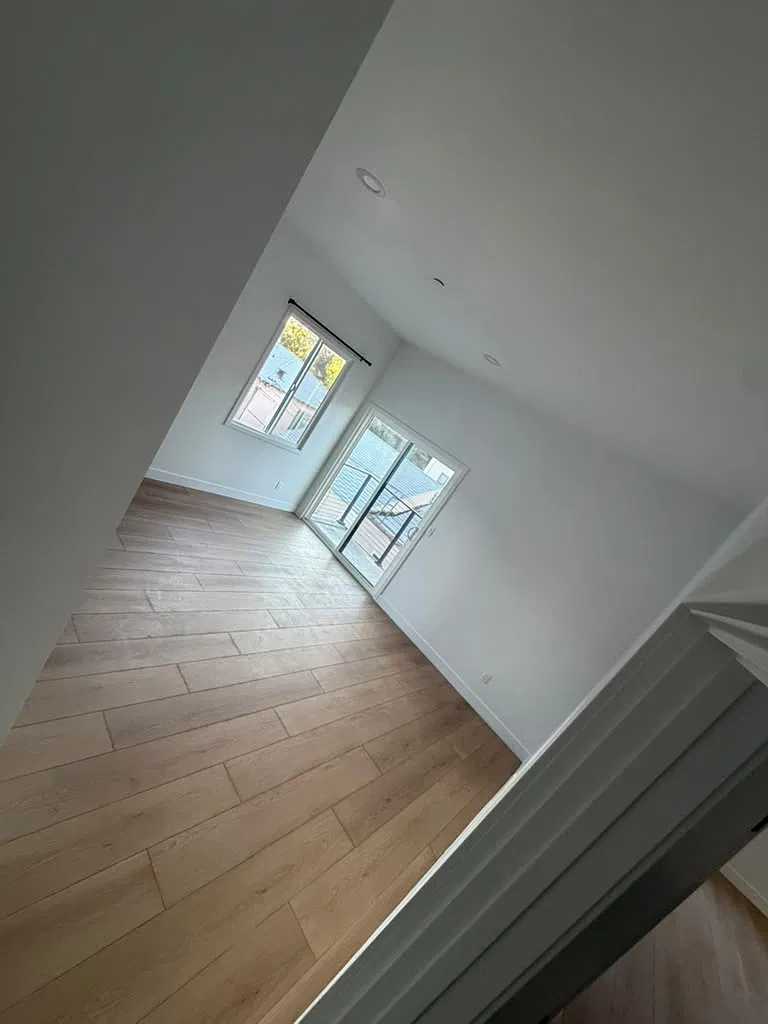 3 bed, 1600 sqft, $5,250 — Photo 1