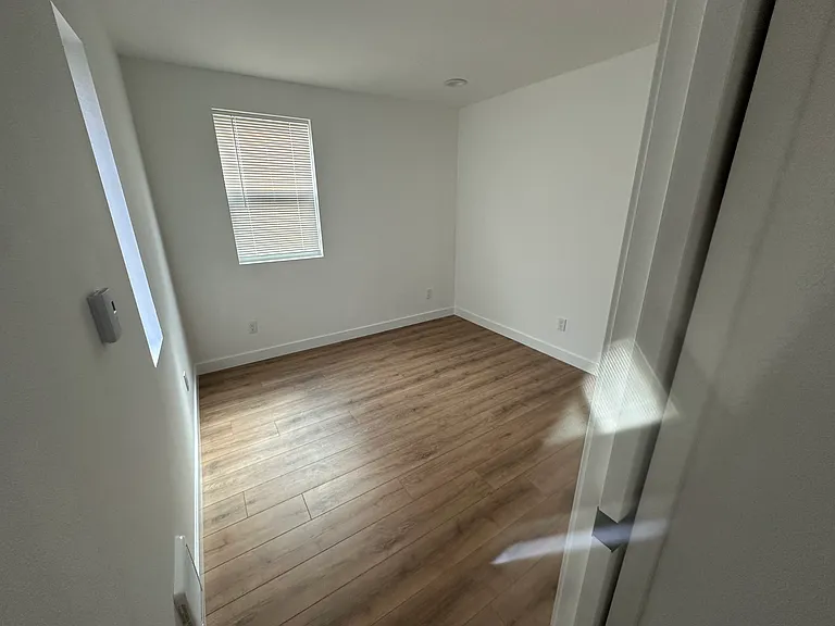6514 Steilacoom Blvd SW — Photo 4