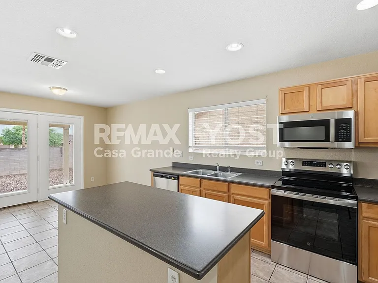 660 W Kingman Loop — Photo 4