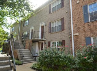 917 S Rolfe St APT A, Arlington, VA 22204