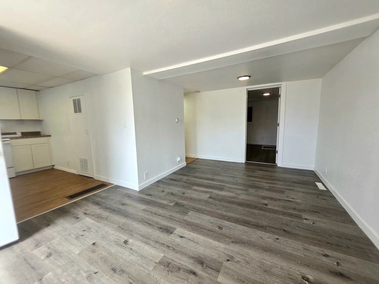2 bed, 840 sqft, $1,200 — Photo 4