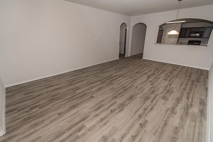 1st image of 3114 Honeysuckle Dr