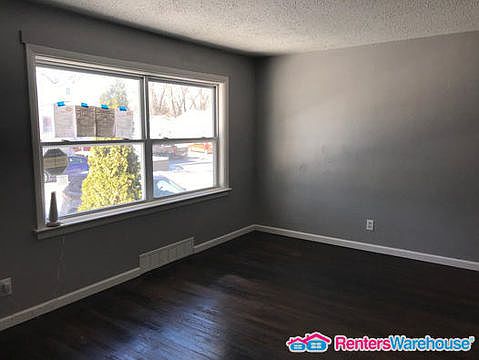 4th image of 6056 Jackson Ave