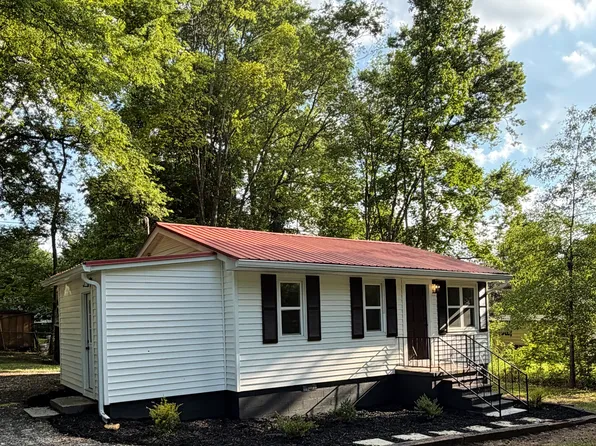 401 Circle Dr, Calhoun, GA 30701