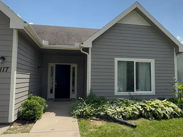 2117 E 17th St, Lawrence, KS 66044