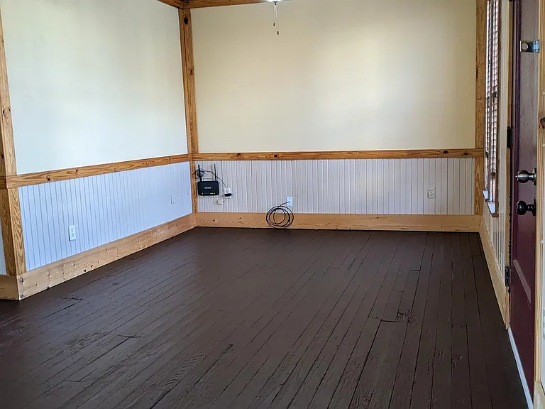 1212 E 3rd St #B — Photo 8