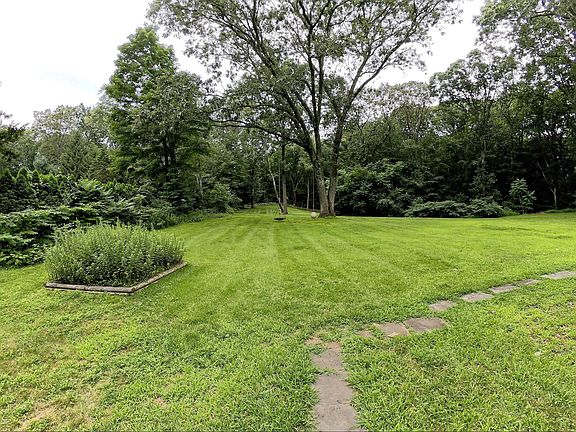 Large secluded backyard backing up to a nature preserve