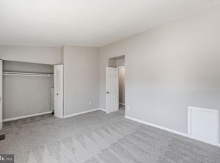 1102 Barnaby Ter SE, Washington, DC 20032
