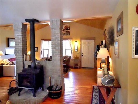 2nd image of 17 Vista Dr