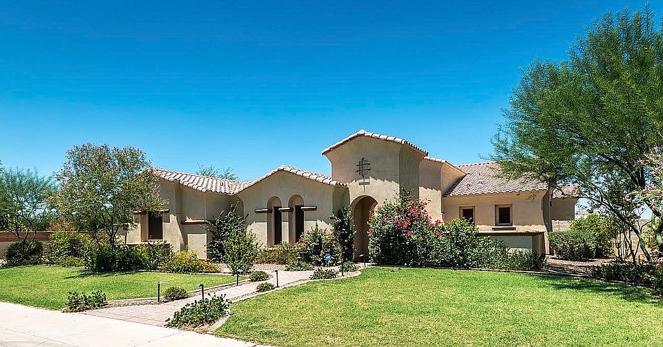 1st image of 3044 E Blackhawk Dr