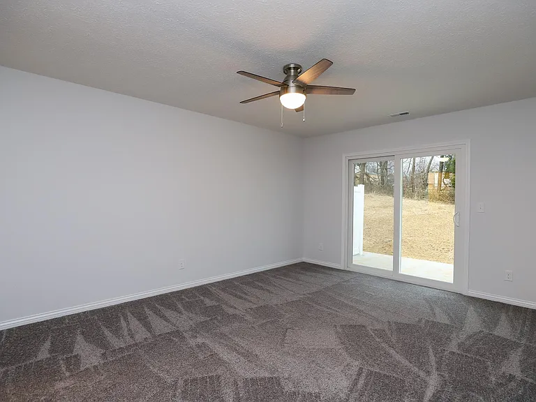 174 Creekvale Dr #B — Photo 9