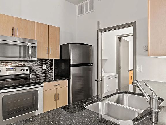 3rd image of 301 West Ave #1129