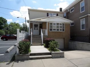24 W 5th St, Bayonne, NJ 07002