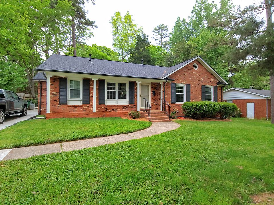 Front of house, front yard