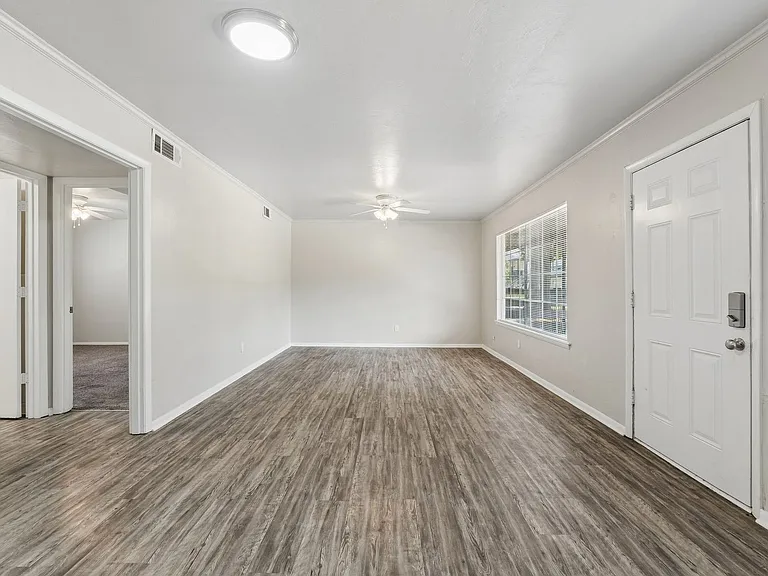 Terraces at Nichols Hills Renovated Two-Bedrooms — Photo 18