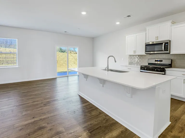 521 Grantham Dr — Photo 7