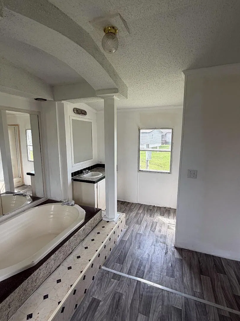 3 bed, 1275 sqft, $650 — Photo 3