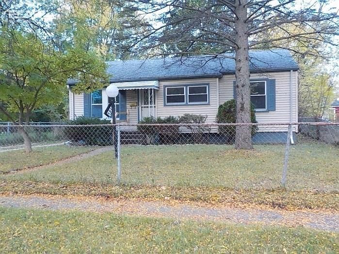 1st image of 4817 Cloverlawn Dr