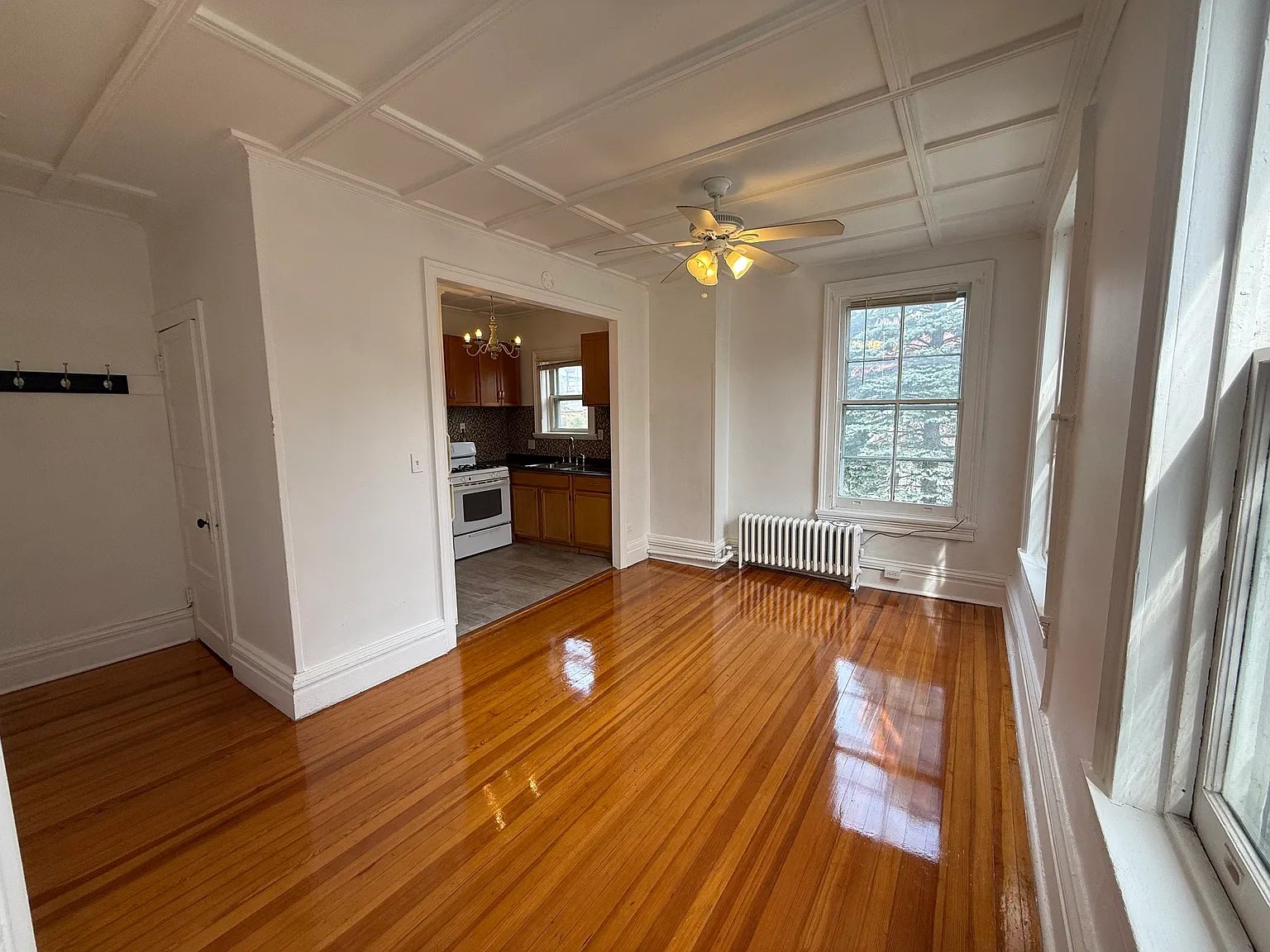 Studio, $1,000 — Photo 2