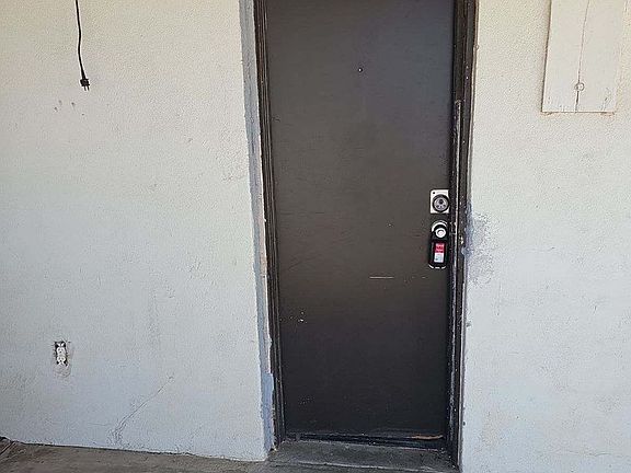 4th image of 131 W Lindbergh Ave #B
