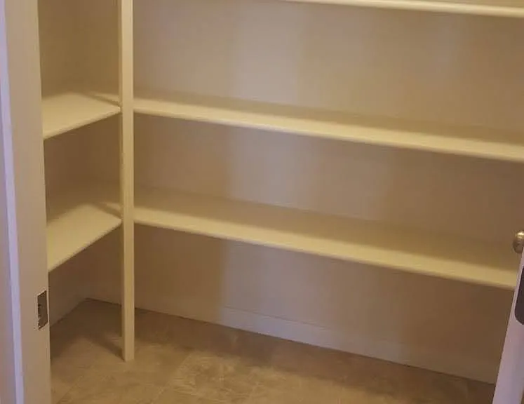 Kitchen walk-in pantry