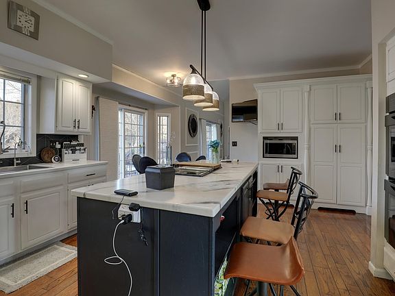 4th image of 4003 Marian Dr