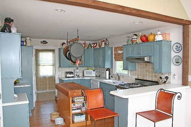 2nd image of 733 Stone Harbor Blvd