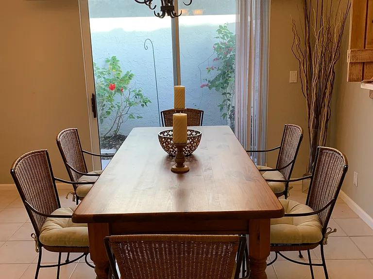 231A Canterbury Dr W — Photo 9