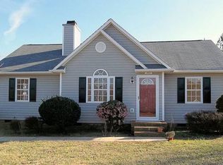 140 Farmview Rd, Madison, NC 27025