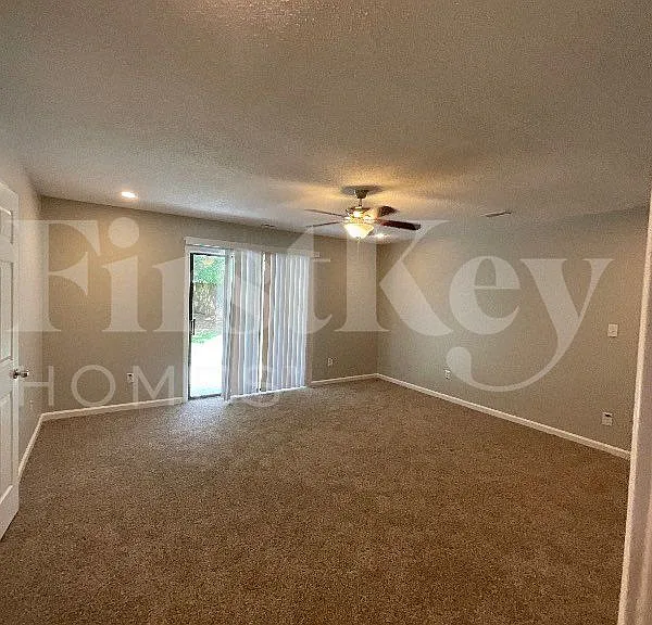104 Lancers Loft — Photo 7