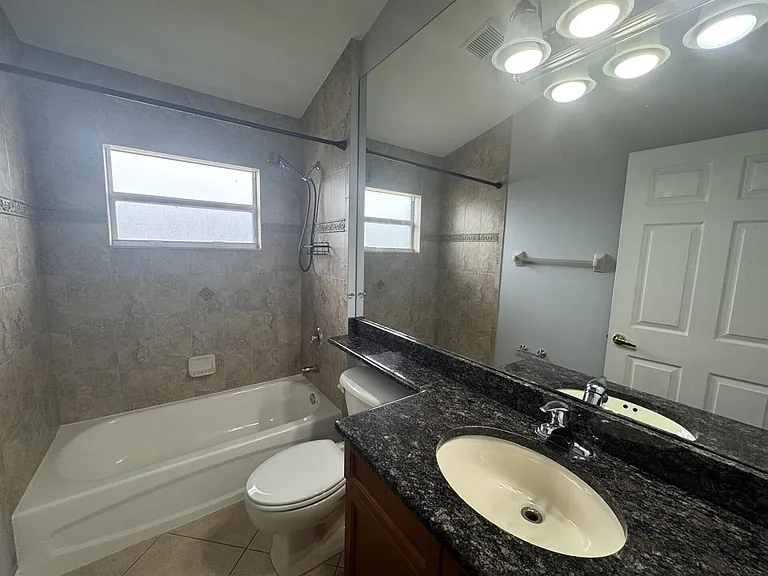 997 SW Hamberland Ave — Photo 20