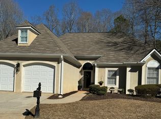 13 Village Ln, Newnan, GA 30265
