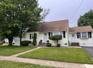 8 Carol Pl, Edison, NJ 08817