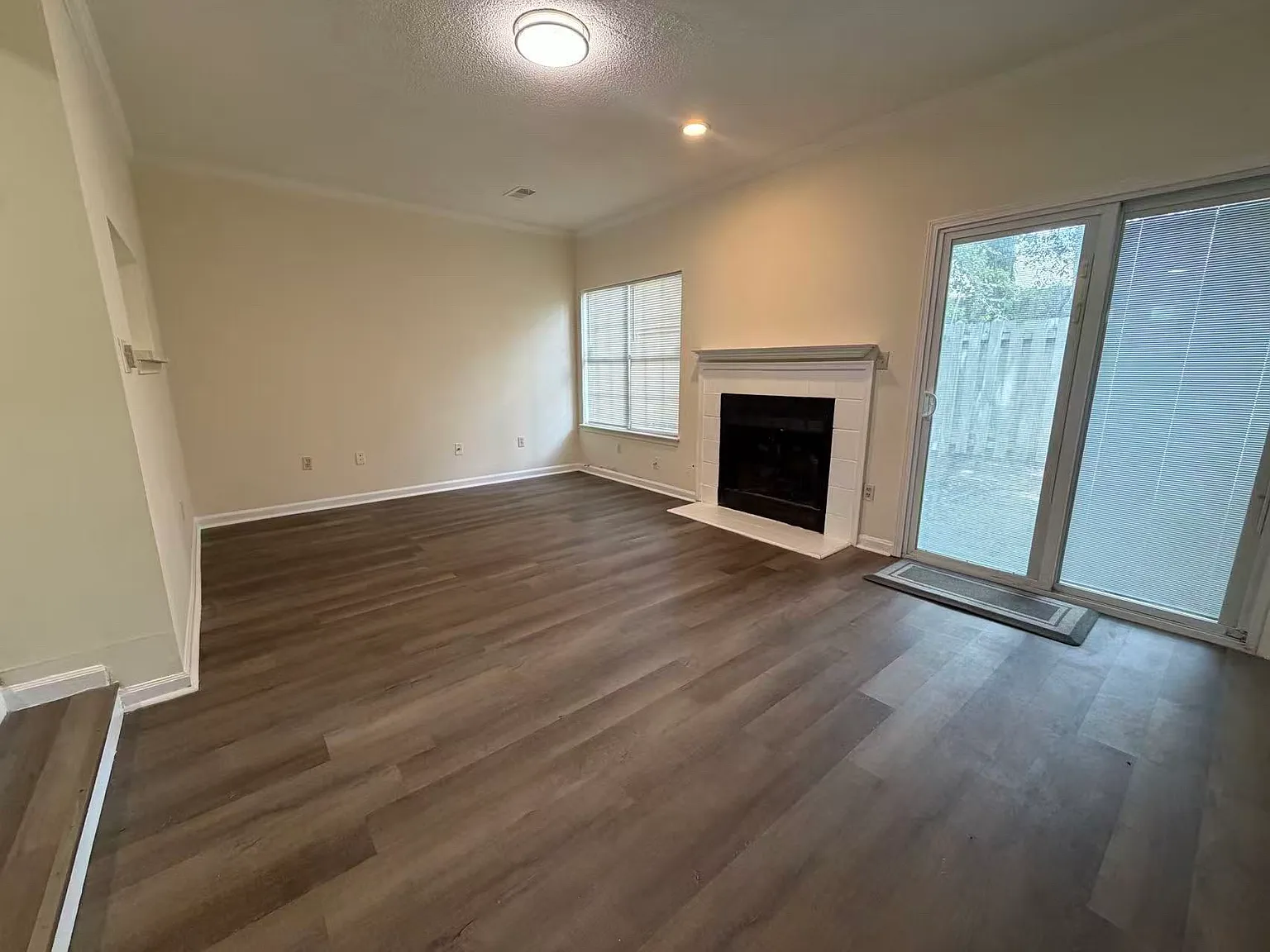 2 bed, 2.5 bath, 1396 sqft, $1,750 — Photo 3