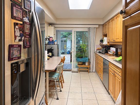 5th image of 168 Mabley Cres