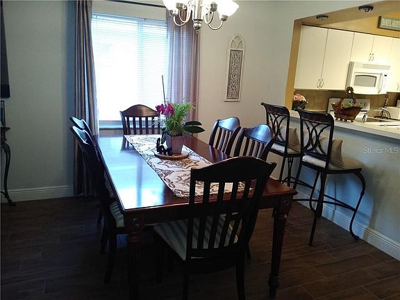 2nd image of 507 Scarlet Maple Ct