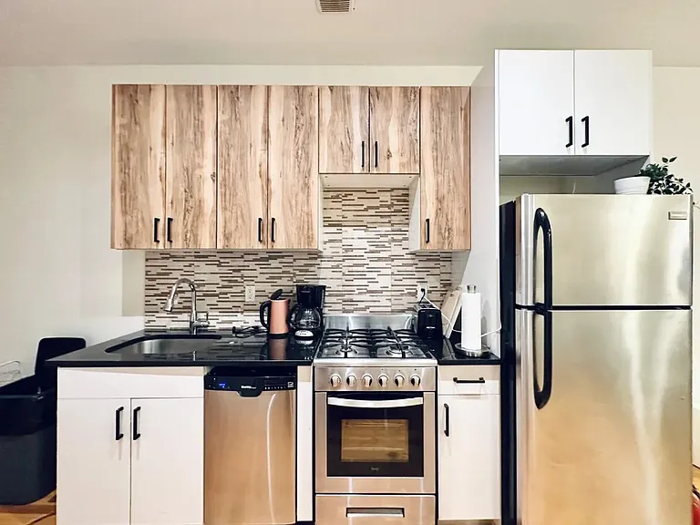 235 Himrod St #2L-437 — Photo 8
